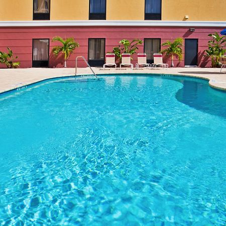 Holiday Inn Express Hotel & Suites Port Richey By Ihg Esterno foto