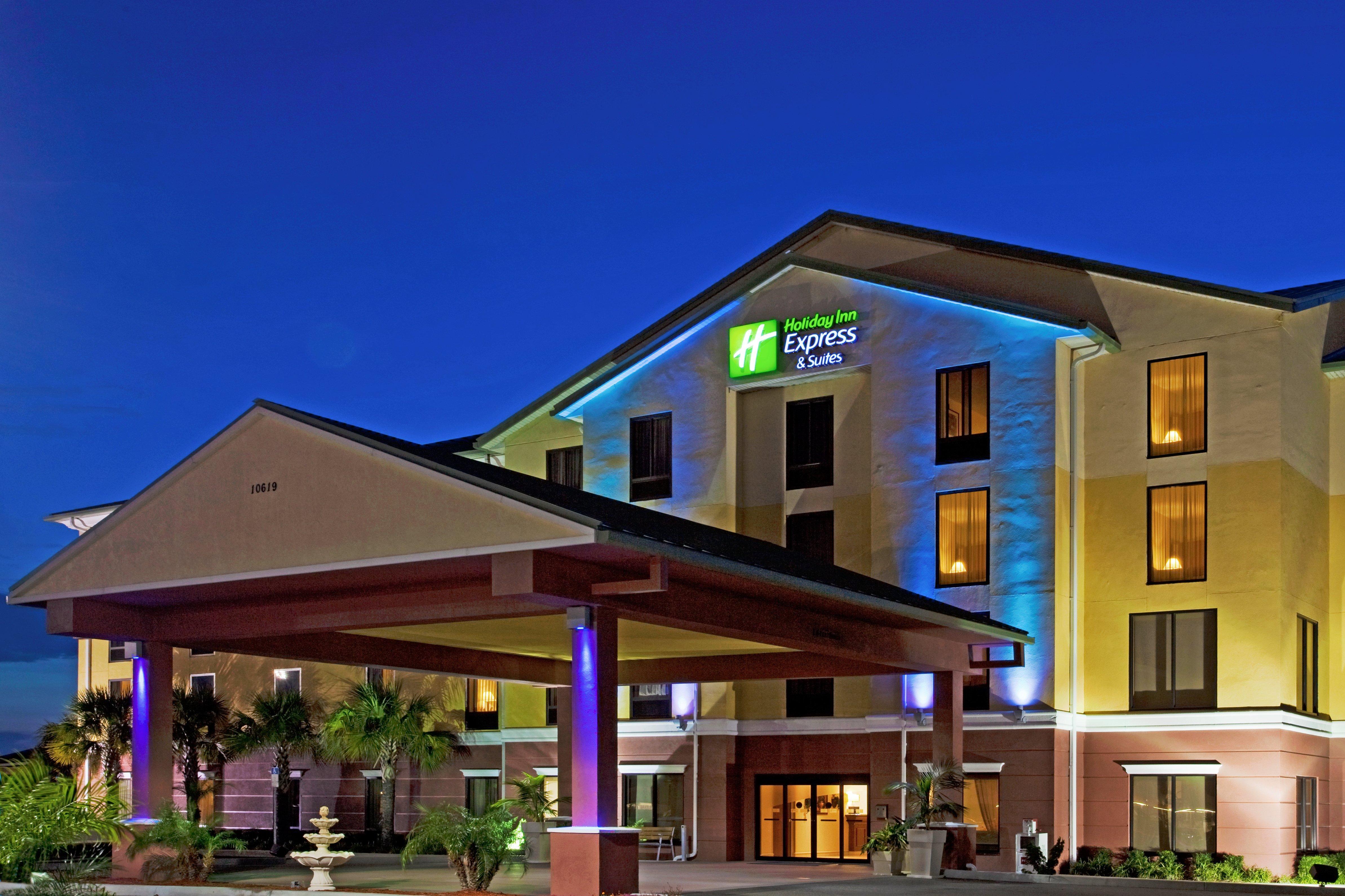 Holiday Inn Express Hotel & Suites Port Richey By Ihg Esterno foto